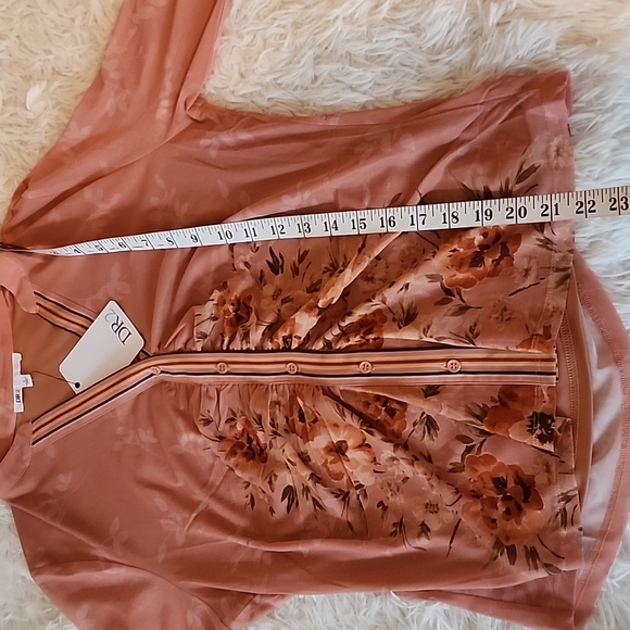 DR 2 Brand New Floral Peach Shirt - Picture 4 of 10